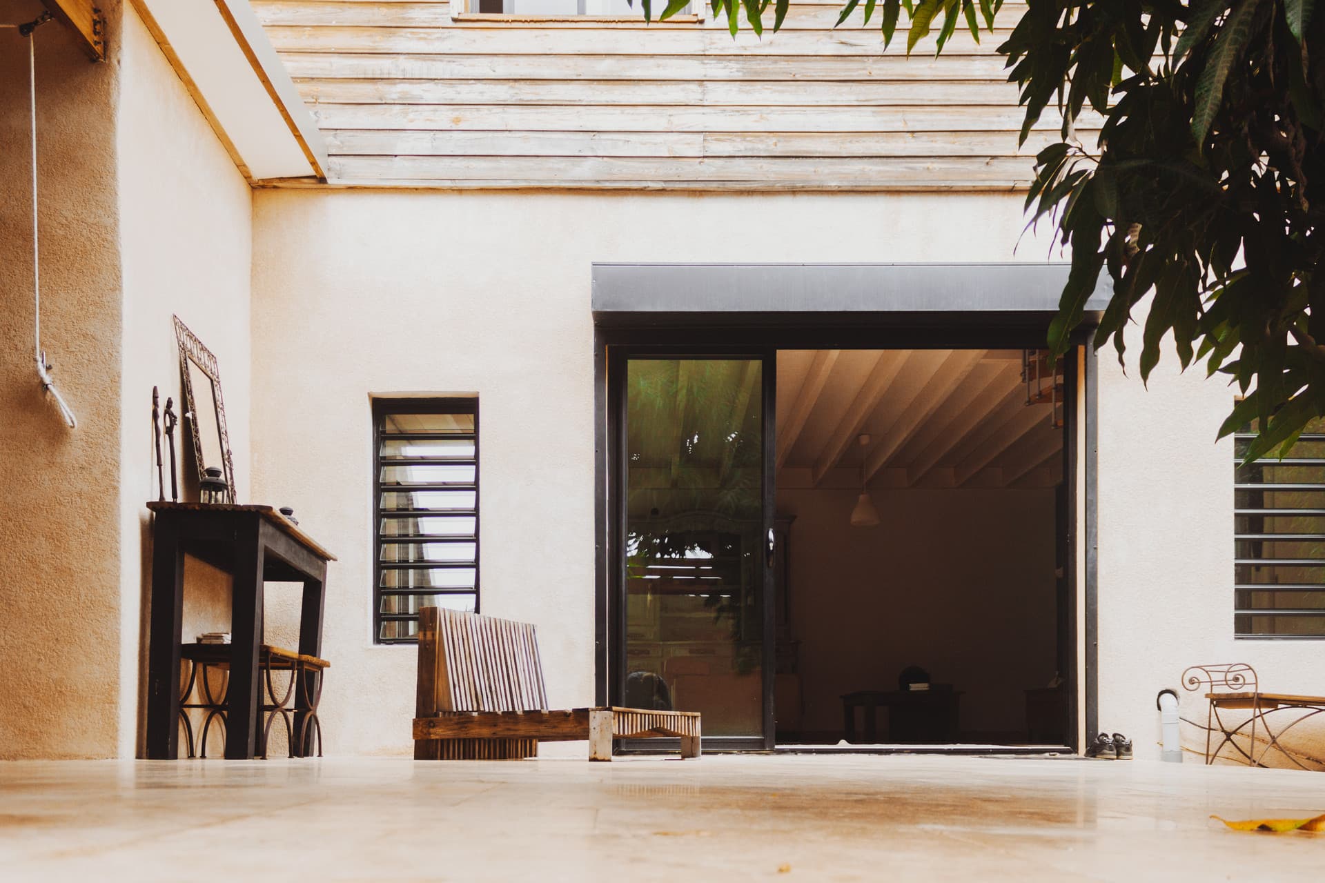 Villa Carrosse — Terrasse et cour extérieure