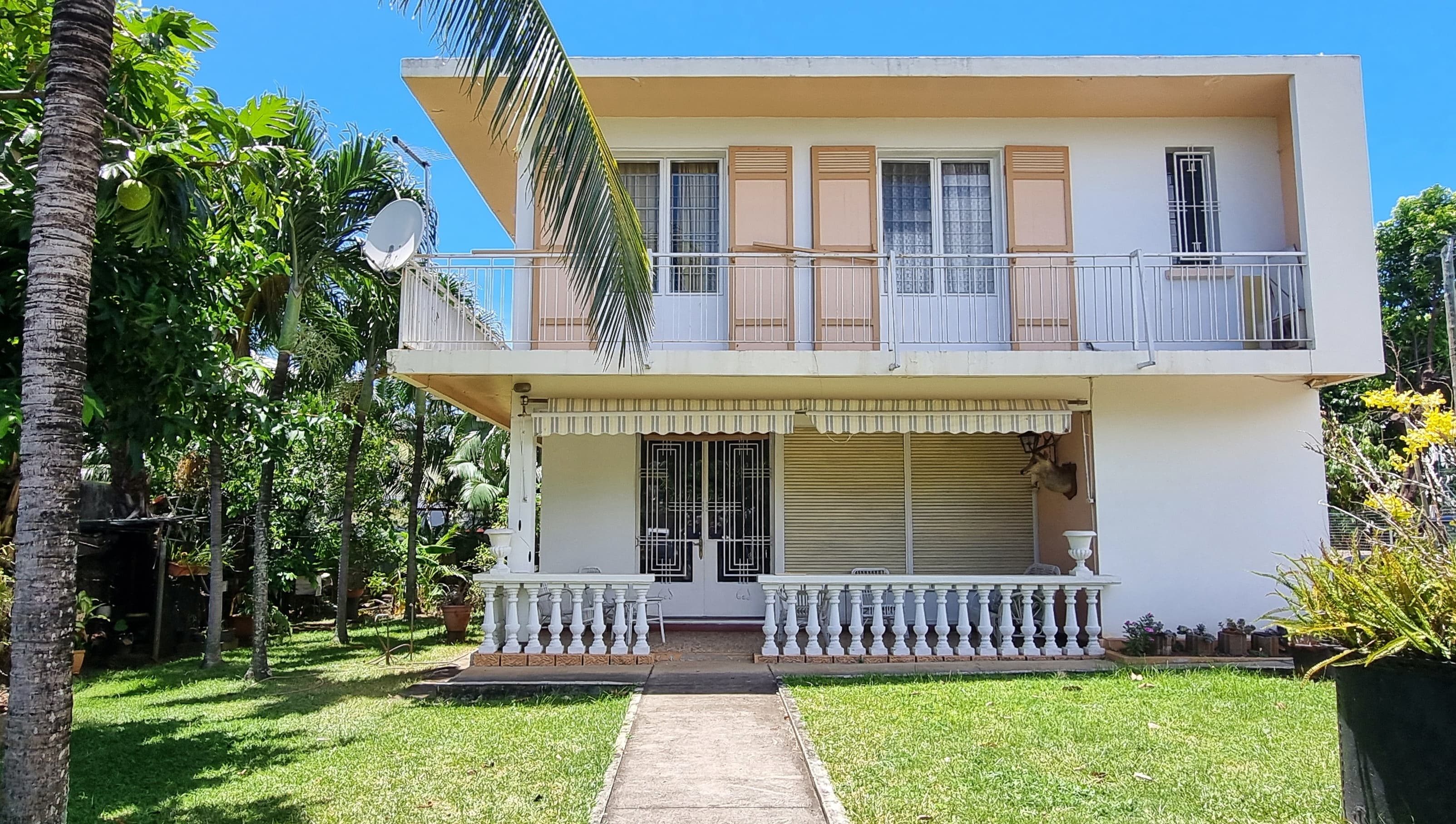 Maison SATEC Saint Denis / Moufia — photo 1